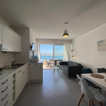 Апартаменты T3 Avec Balcon Proche Commodites, Parking Inclus - Fr-1-349-198
